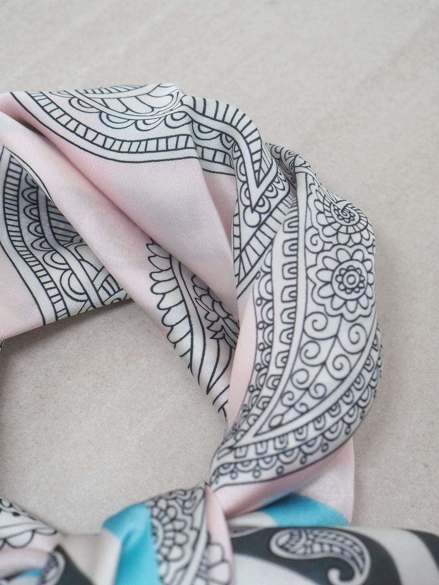 Satengskjerf pastellfarger