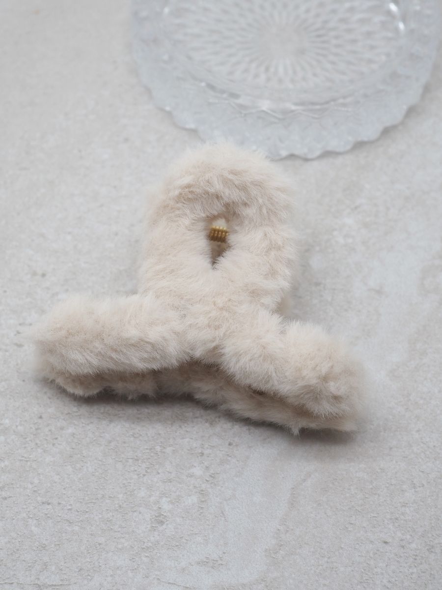 Hårklype med fuskepels lysbeige