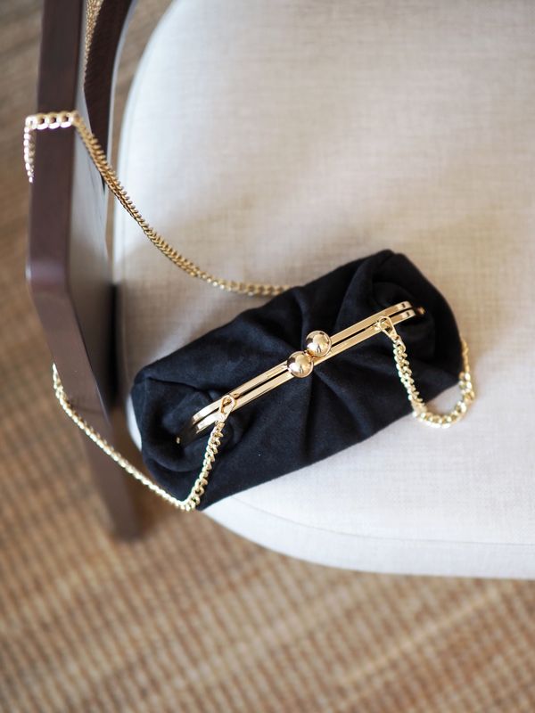 Semsketskinn pouch-veske svart