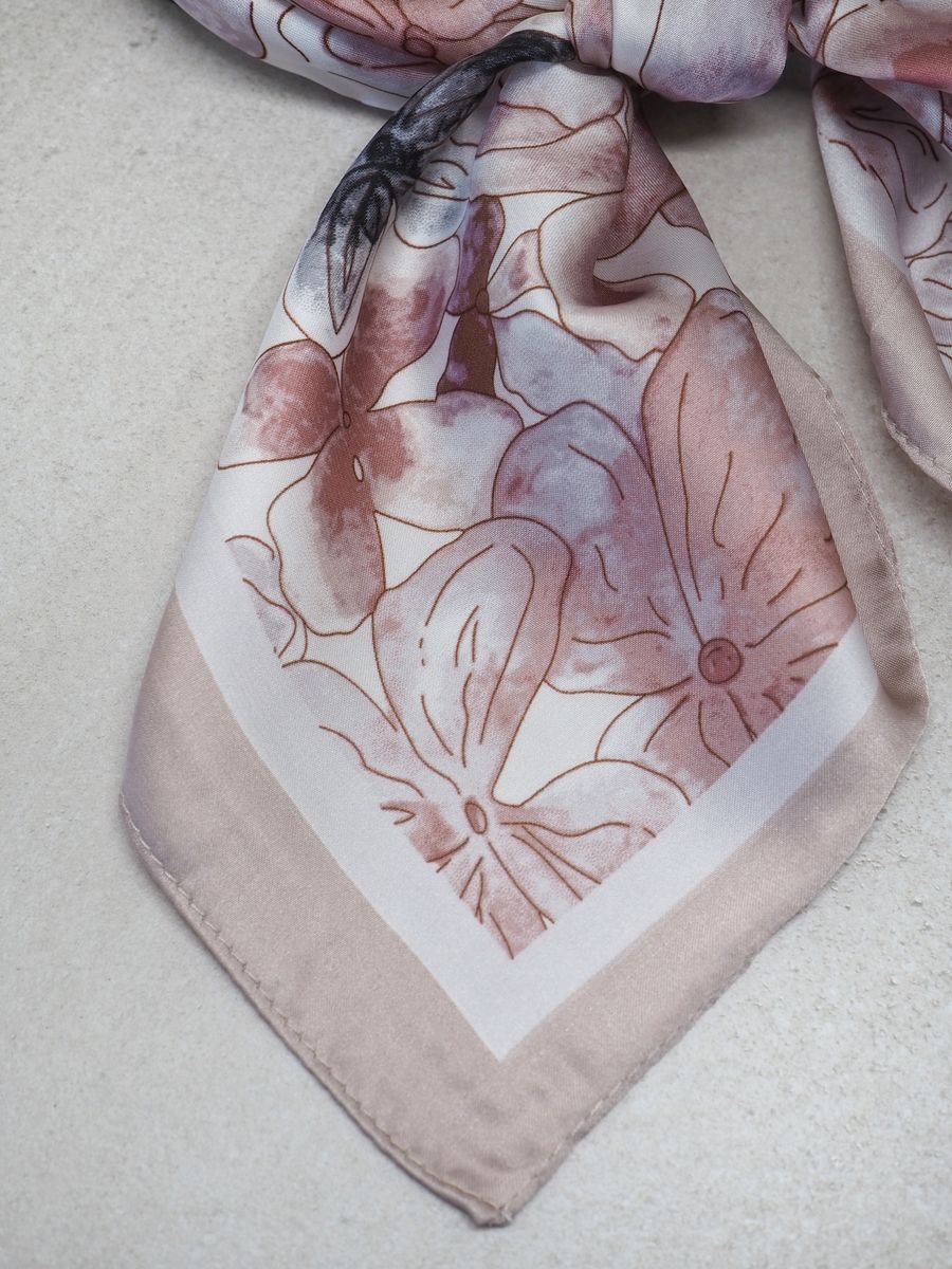 Satengskjerf beige og brunkorall
