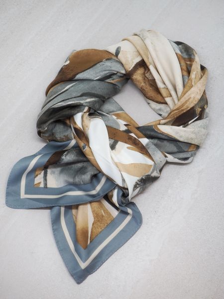 Hovedbilde Stort skjerf i silkeblanding brun og blåtoner