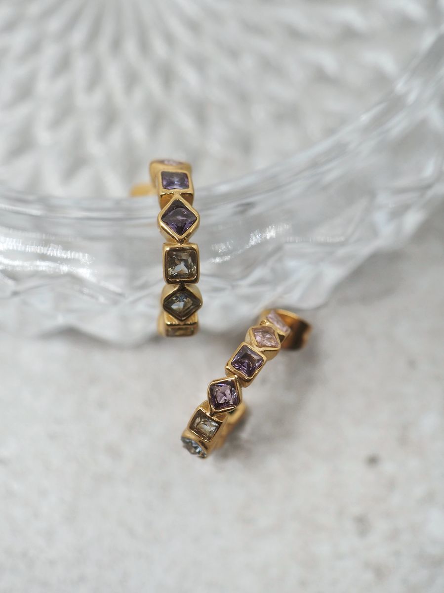 7DAYS multifargede hoops i stål gullafarget