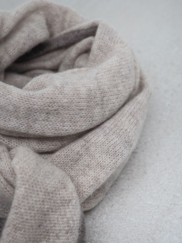 Trekantskjerf to-farget ullskjerf beige og brun