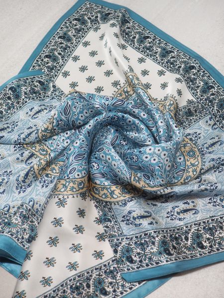 Hovedbilde Skjerf 100% silke lyseblå og beige