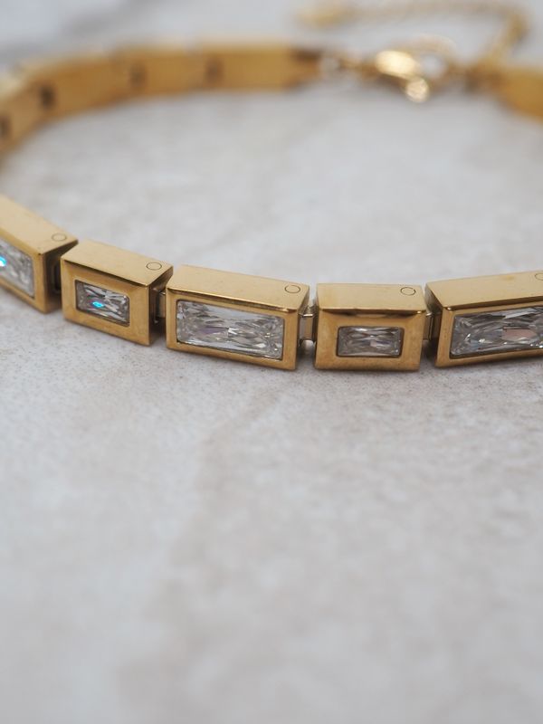 Armbånd med zirkoner i stål