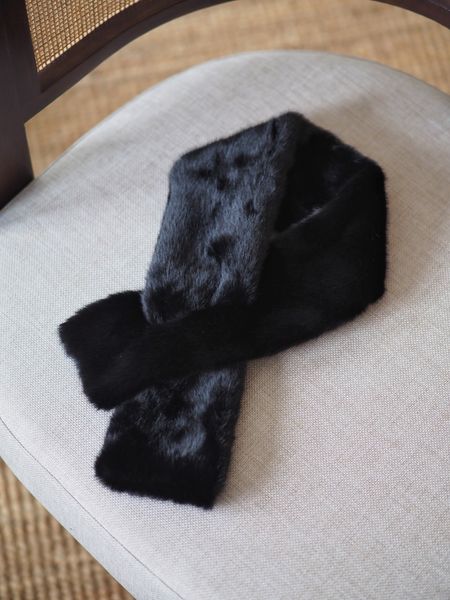 Hovedbilde Fuskepels skjerf svart