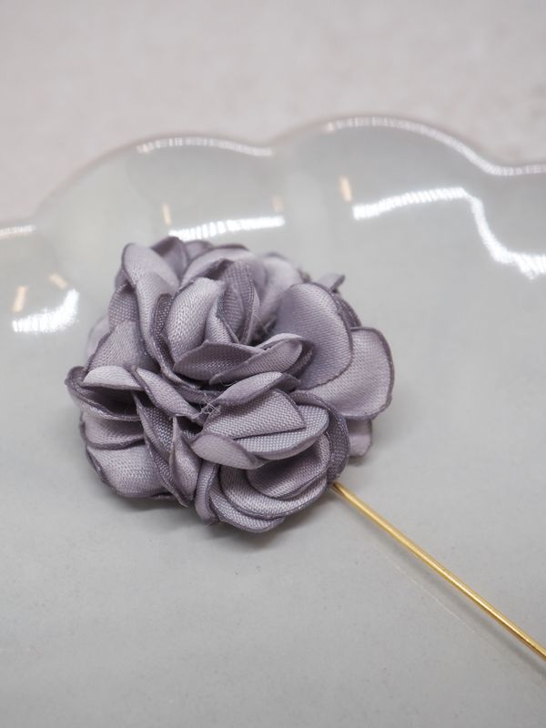 Rose pin grå