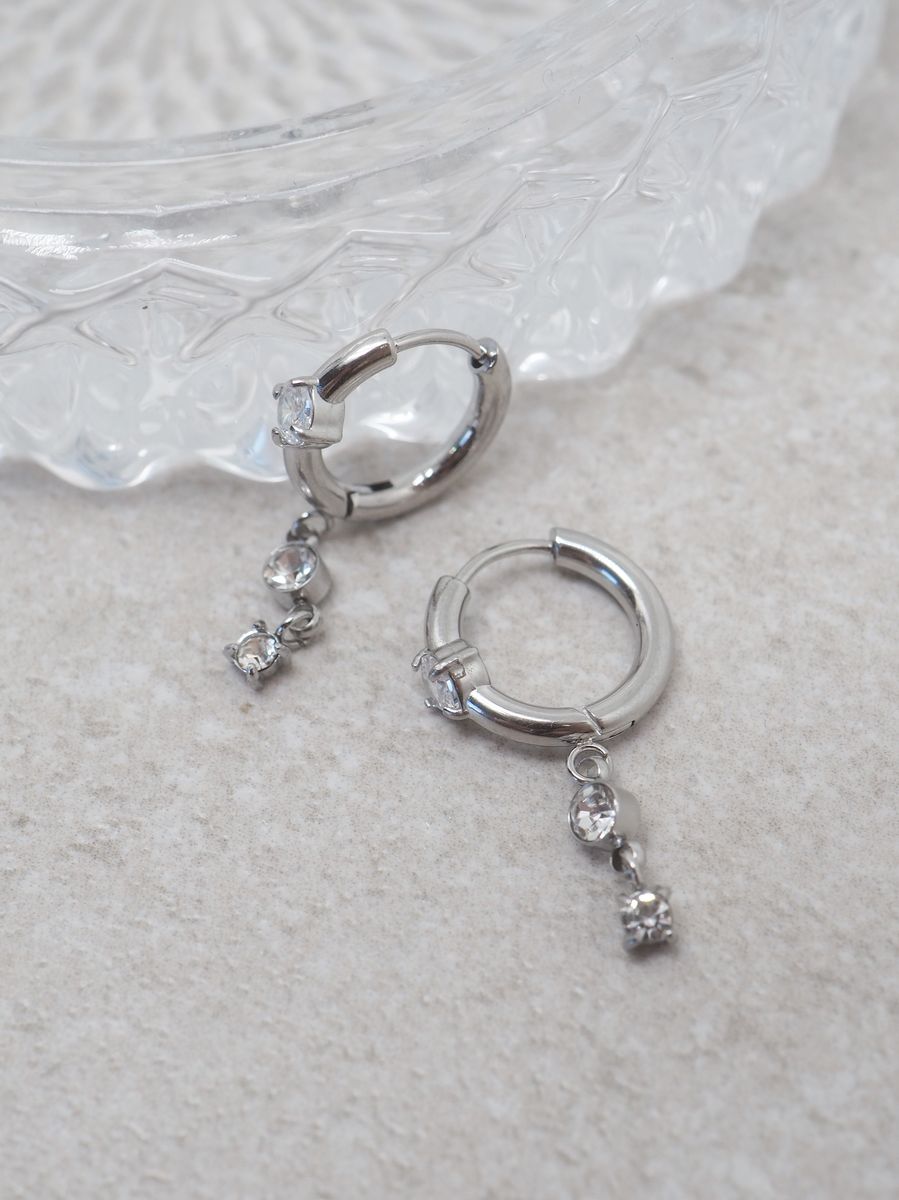 7DAYS øredobber med zirkonheng