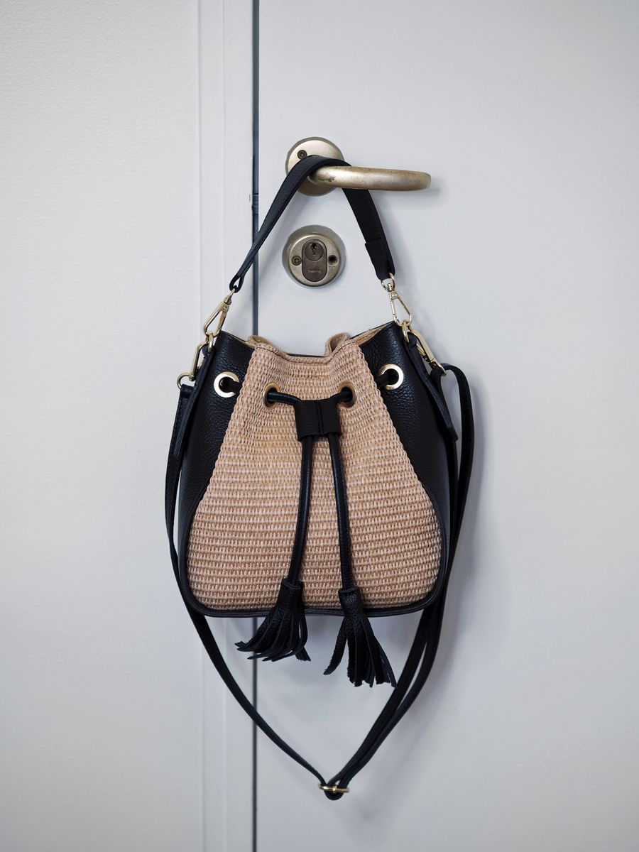 Raffia pumpadurveske svart