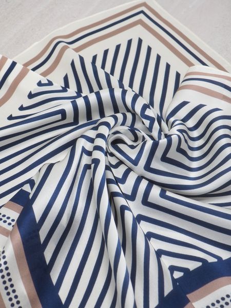 Hovedbilde Skjerf 100% silke mørkeblå og beige