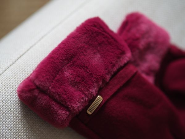 Hovedbilde Hansker med fuskepels burgunder