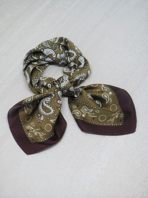 Hovedbilde Satengskjerf paisley motiv oliven og brun