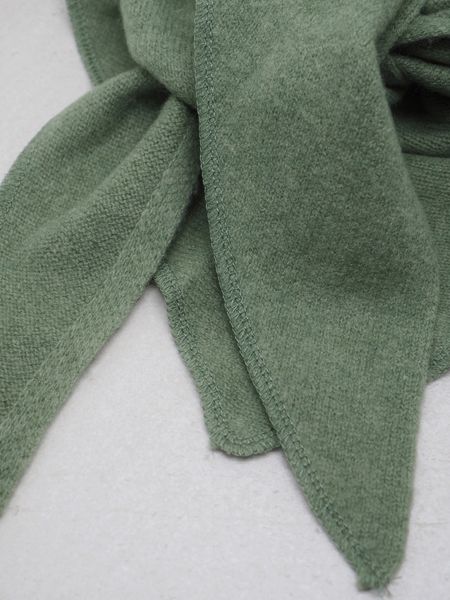 Hovedbilde Ullskjerf triangel stort olivengrønn