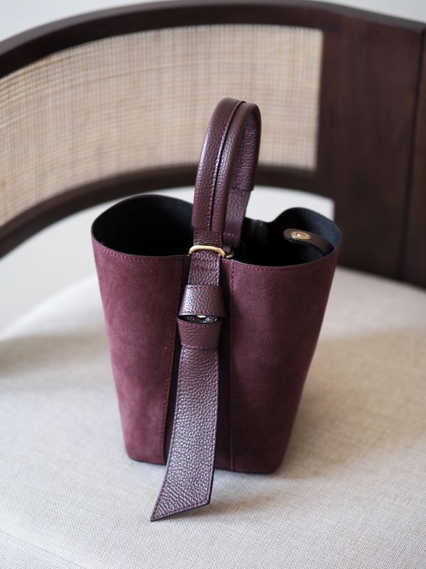 Bøtteveske semsket skinn bordeaux
