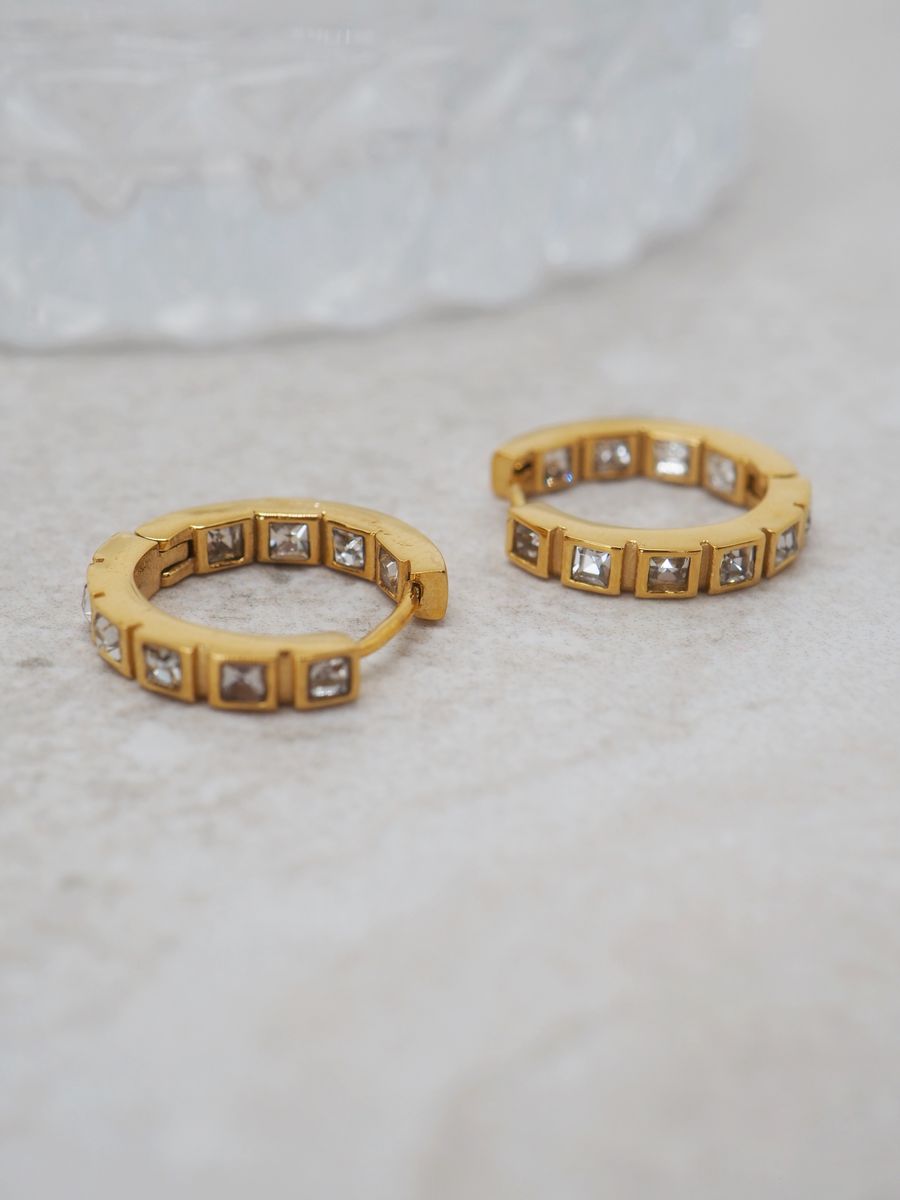 7DAYS hoops med firkantede zirkoner i stål