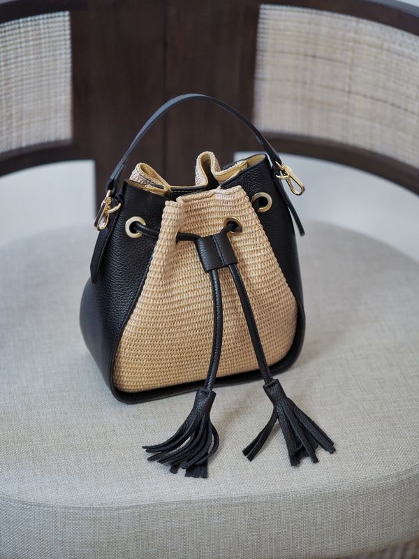 Raffia pumpadurveske svart