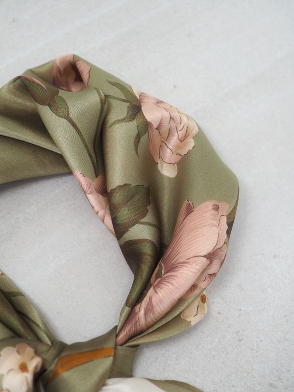 Skjerf 100% silke oliven