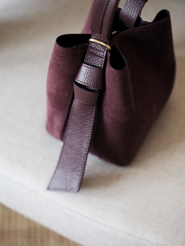 Bøtteveske semsket skinn bordeaux