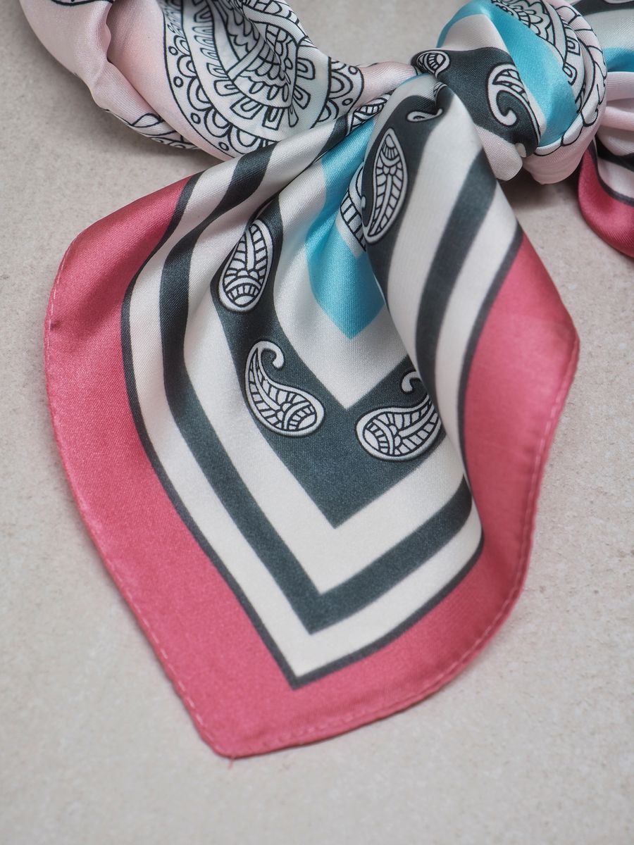 Satengskjerf pastellfarger