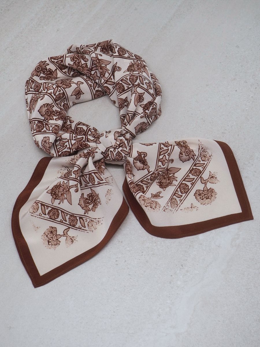 Skjerf 100% silke rustbrun og off-white