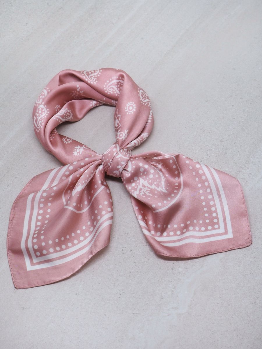 Satengskjerf lyserosa