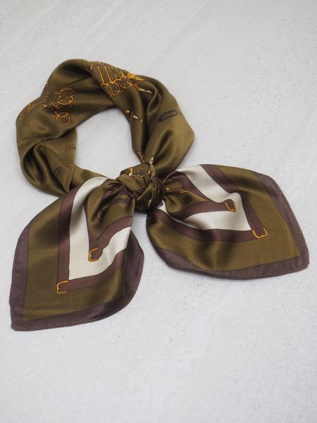 Hovedbilde Satengskjerf grønt hestemotiv