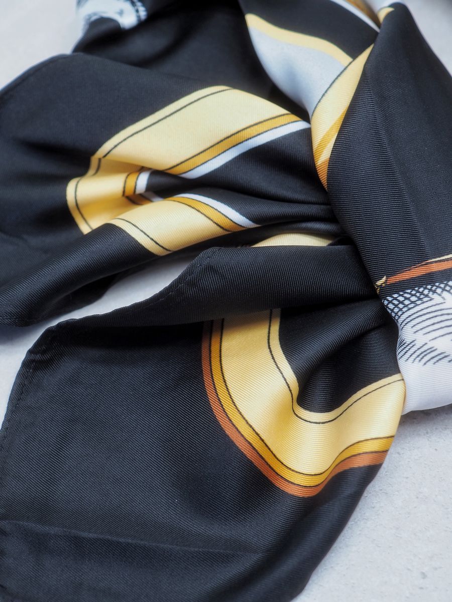 Stort skjerf i silkeblanding svart og brun