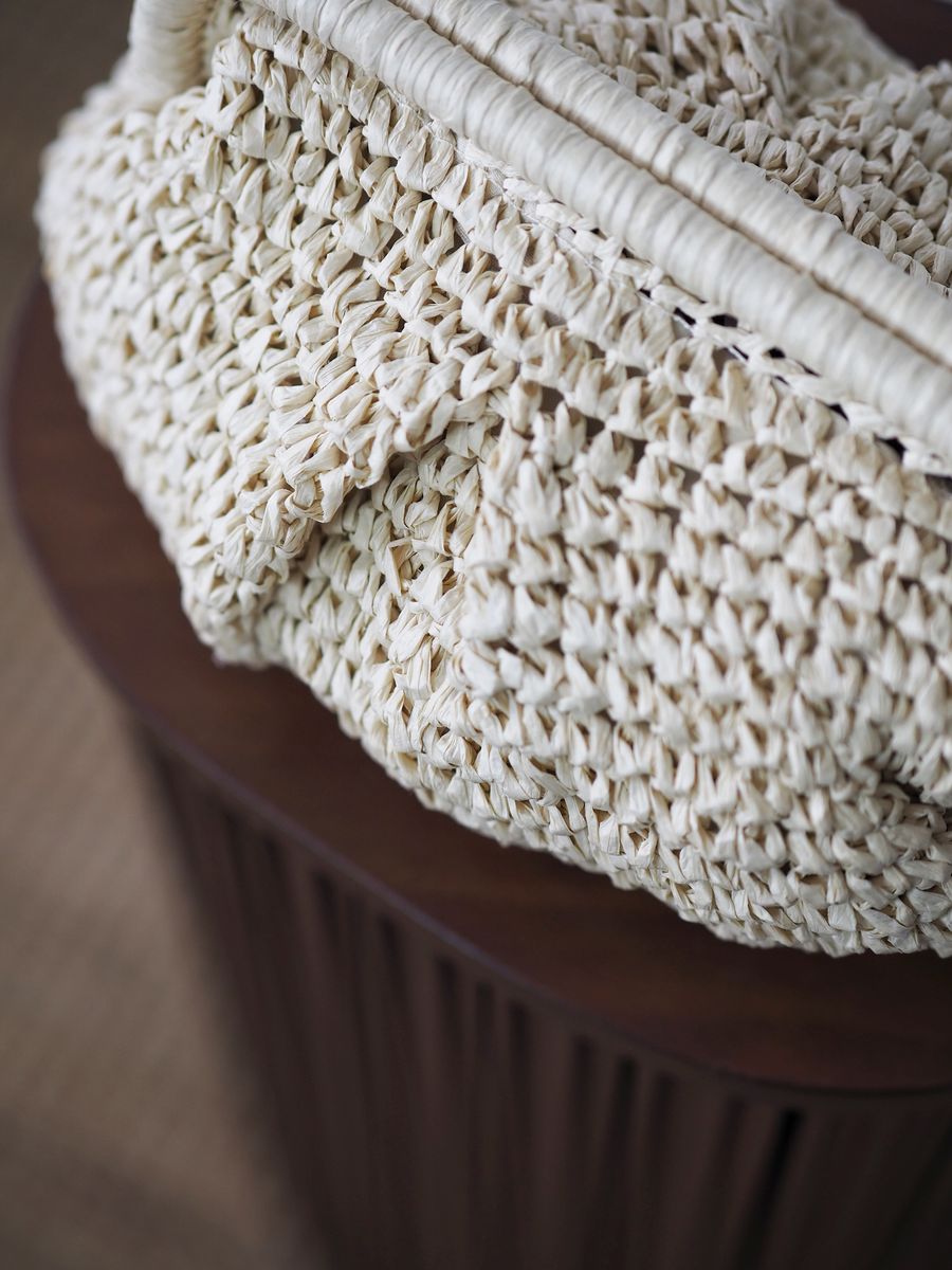 Raffia pouch-veske off-white